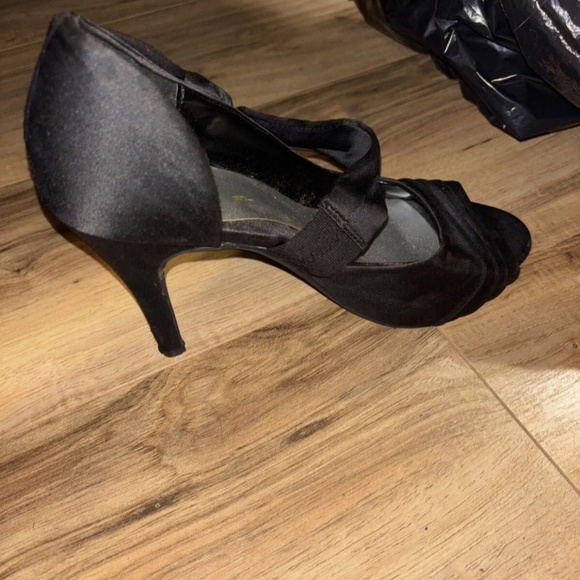 Women’s heels - Picture 2 of 5